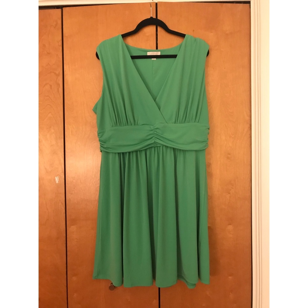 NWOT Green “Wrap Style” Dress 👗